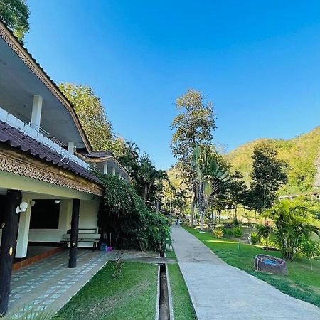 Baan Rim Kwai Paerimnam Resort กาญจนบุรี ภายนอก รูปภาพ